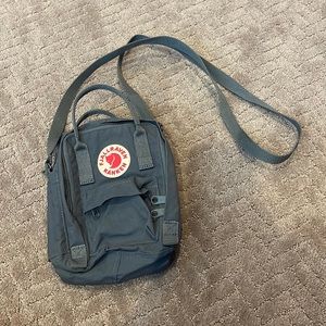 Fjällraven sling bag. Super cute grey color. (Graphite)